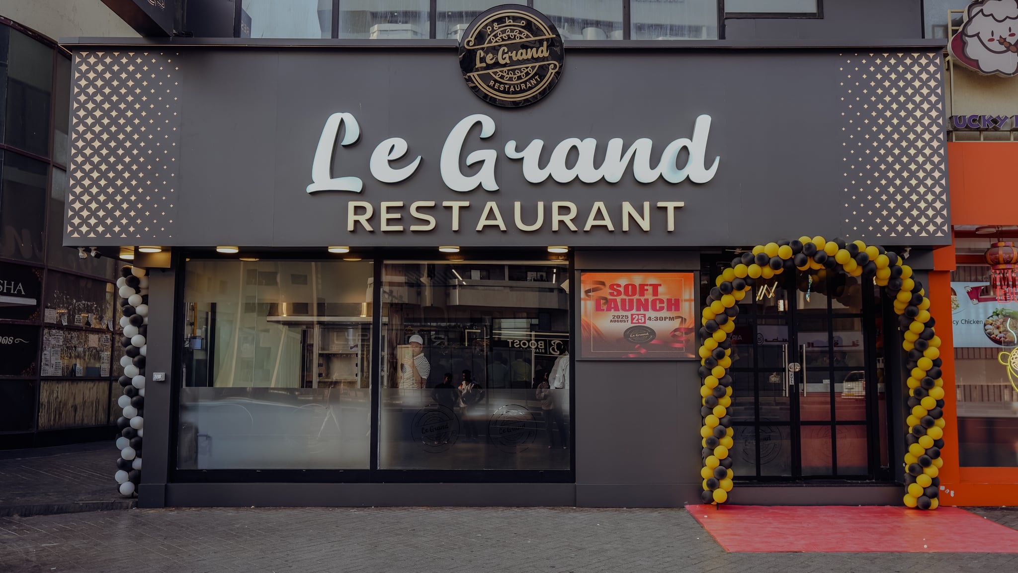 Le Grand Restaurant frontage